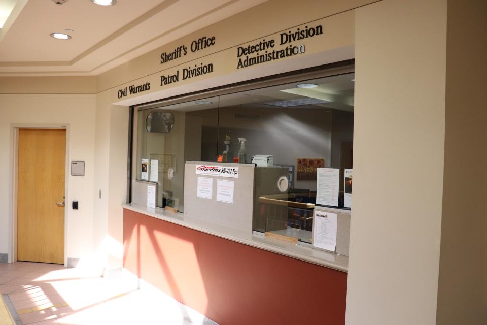 Photo of civil and warrants division window in the Government Center