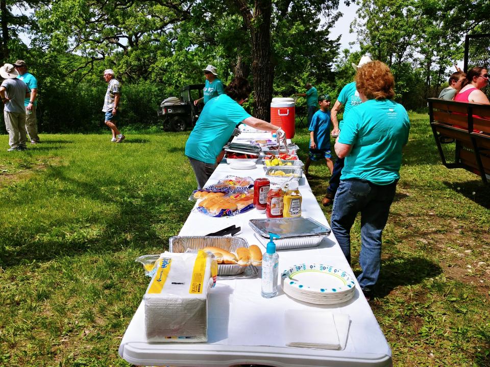 Friends of Chester Woods Dam Hike Picnic