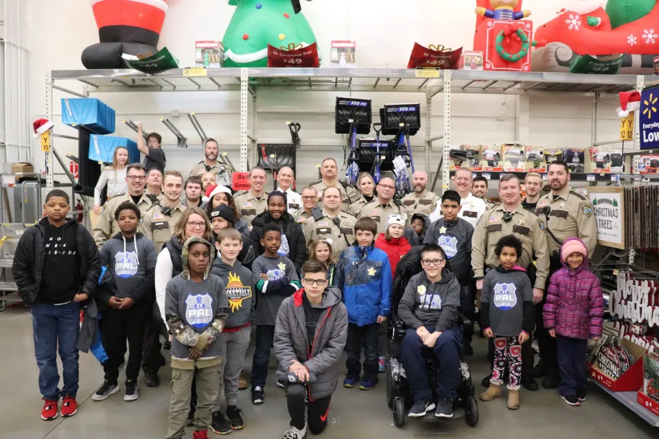 Group photo before Shop with a Cop 2019