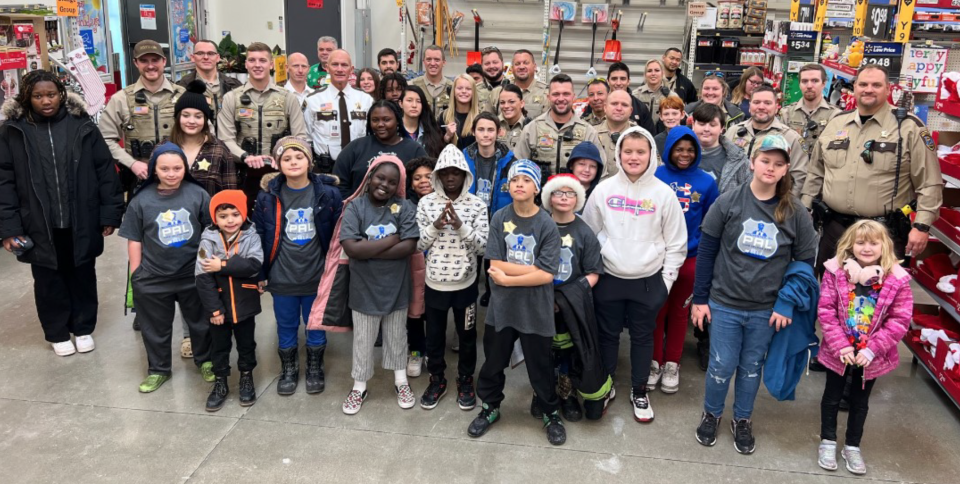 Shop with a Cop Group Photo