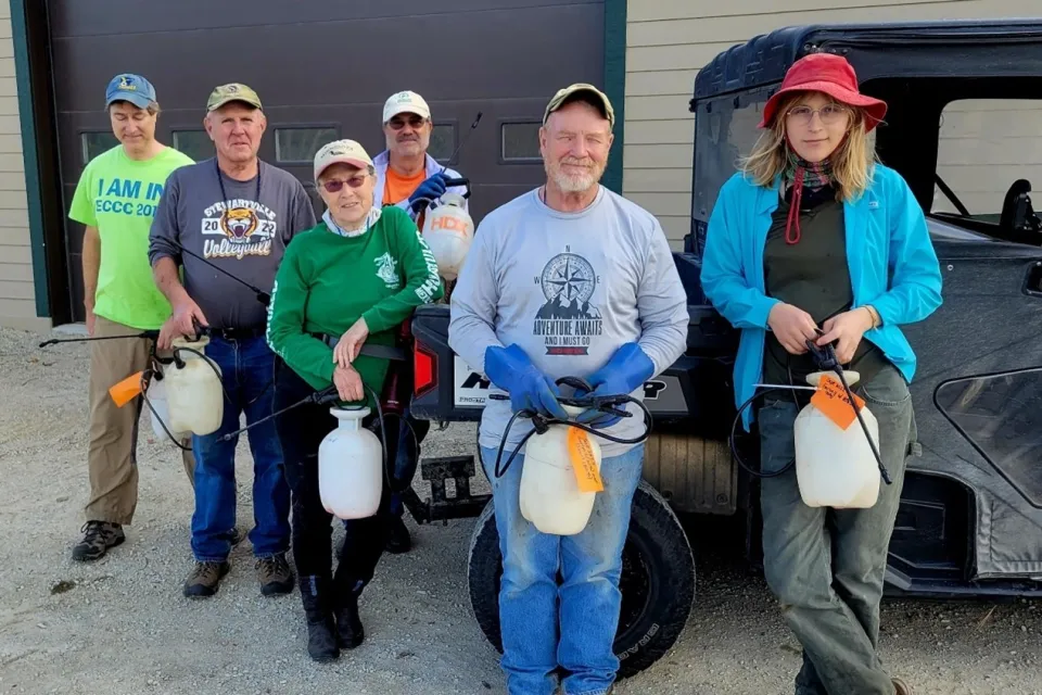 park volunteers that helped treat buckthorn at the parks